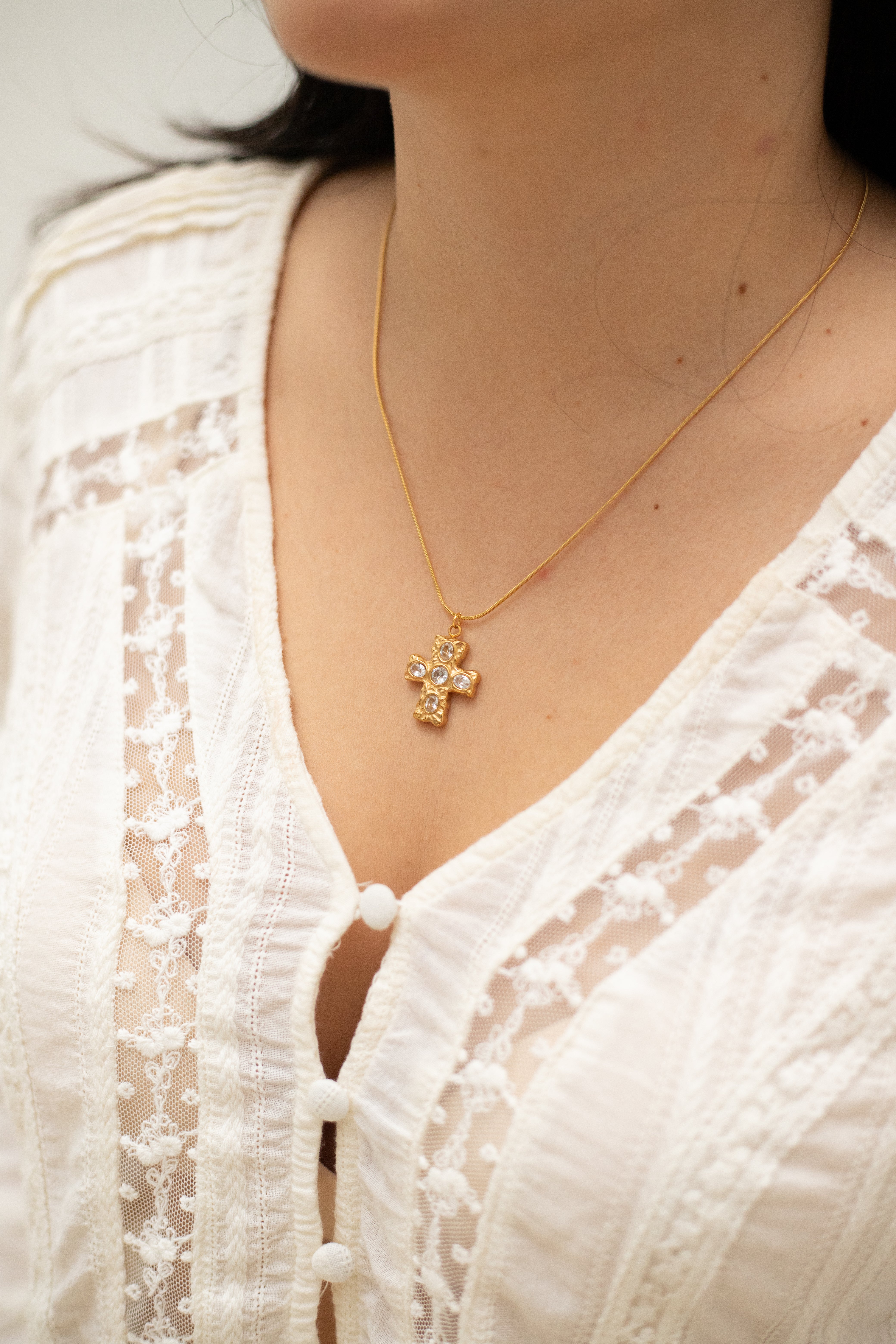 Collar Cruz Blanca